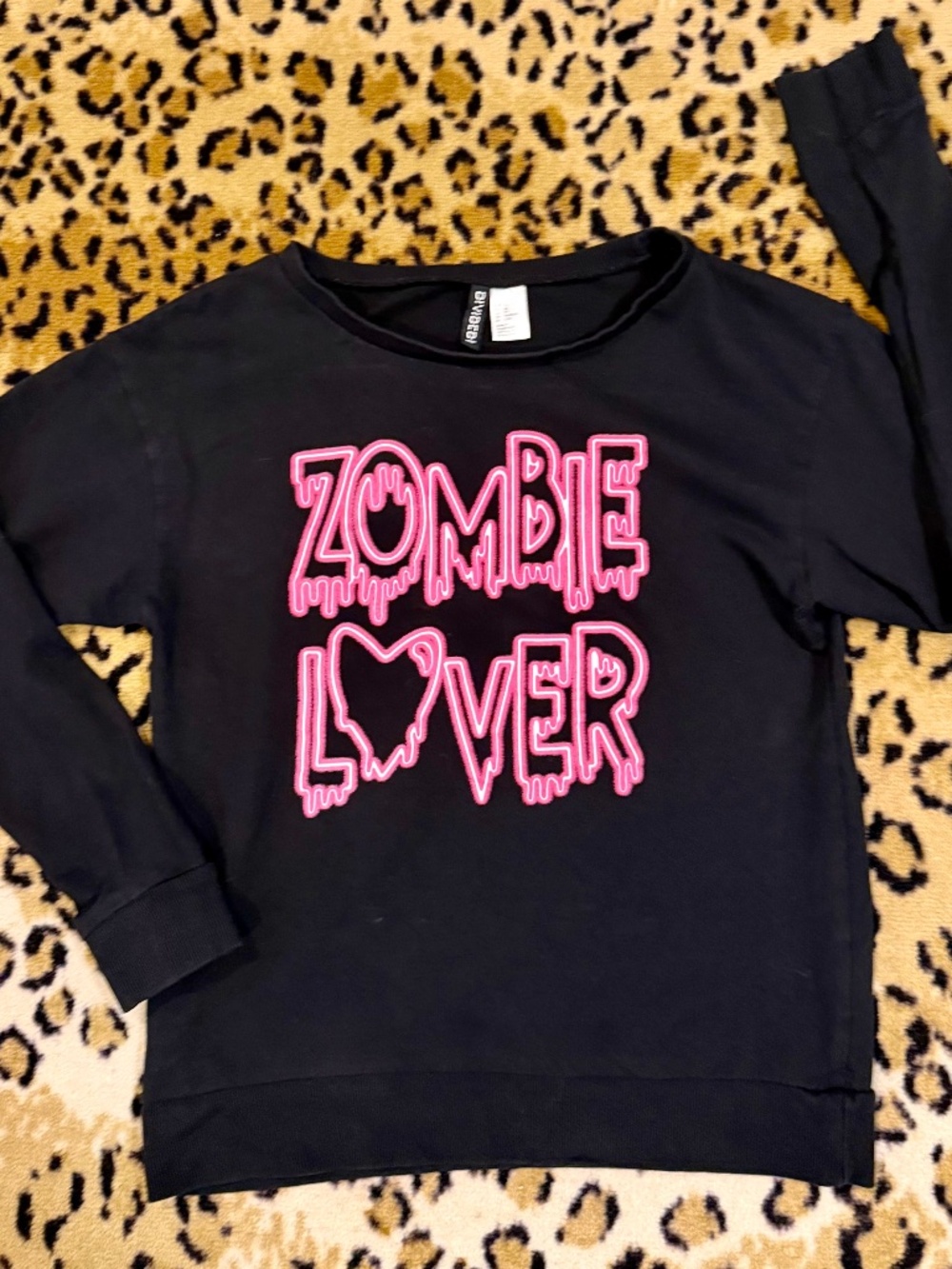 H&M Divided Black Pink Zombie Lover Graphic Halloween Crewneck Sweatshirt XS